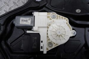 Изображение товара 114048 - 00114048 steklopodemnik zadnij pravyj Volkswagen Lupo 2