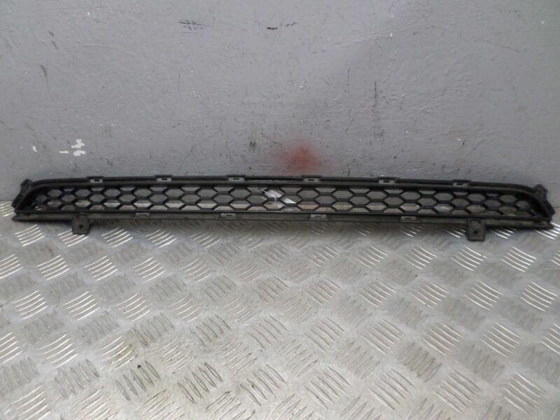 Изображение товара 114172 - 00114172 zaglushka (reshetka) v bamper Audi TT