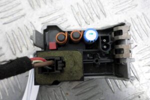 Изображение товара 114279 - 00114279 rezistor otopitelya Ford Fiesta 1