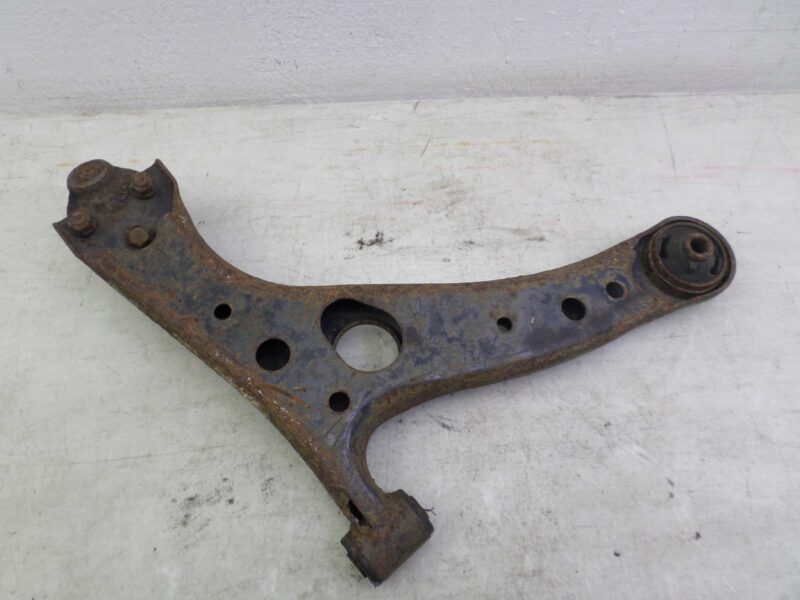 Изображение товара 114362 - 00114362 rychag perednij levyj nizhnij Rover 400