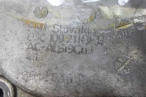 Изображение товара 114771 - 00114771 kryshka dvigatelya Volvo S40 3