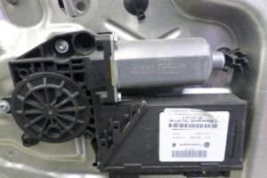 Изображение товара 114865 - 00114865 steklopodemnik perednij levyj Toyota Carina E 1