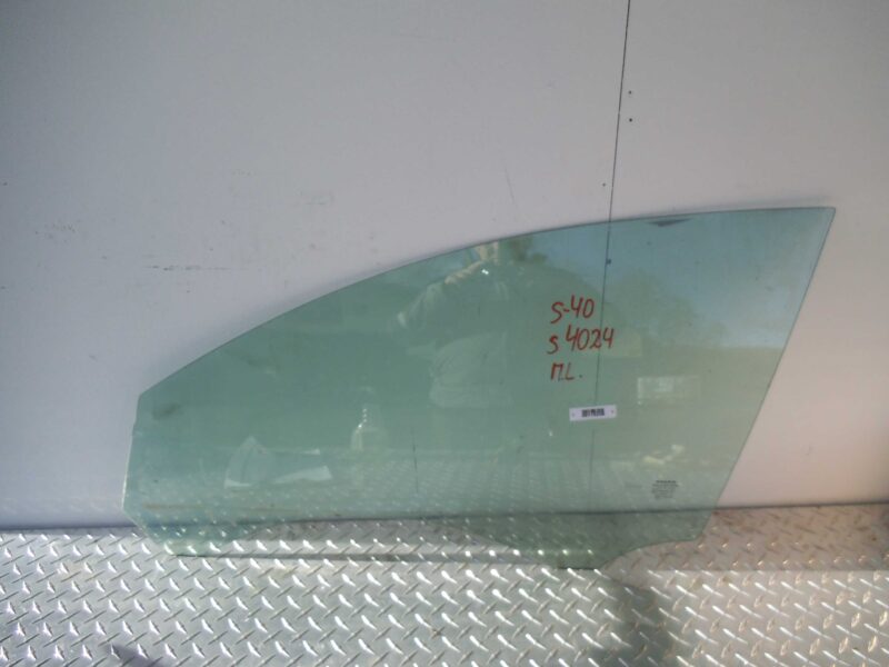Изображение товара 115336 - 00115336 steklo dveri perednej levoj Volvo V70
