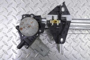 Изображение товара 115563 - 00115563 steklopodemnik perednij pravyj Renault Sandero 2