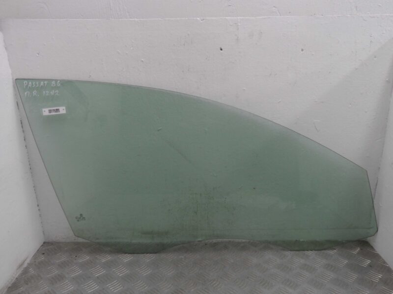 Изображение товара 00115603-3 - 00115603 3 steklo dveri perednej pravoj Volvo S40 1