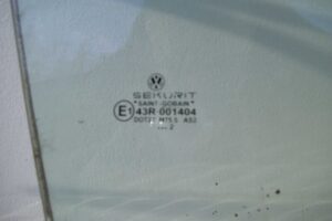 Изображение товара 115788 - 00115788 steklo dveri perednej pravoj Toyota Carina E 2