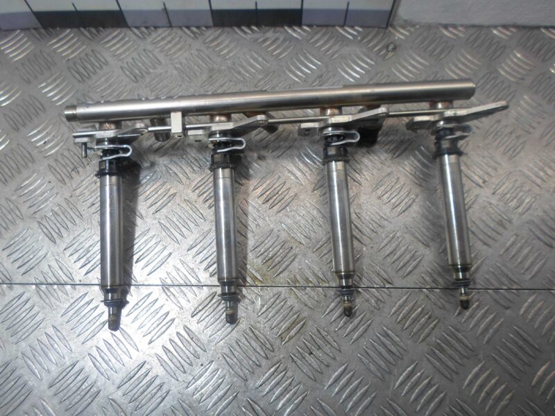 Изображение товара 115890 - 00115890 toplivnaya rampa Ford Sierra