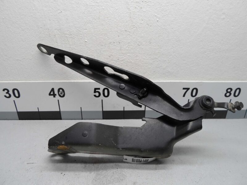 Изображение товара 116018 - 00116018 petlya kapota levaya Volvo V50