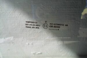 Изображение товара 116119 - 00116119 steklo dveri zadnej pravoj Pontiac Vibe 2