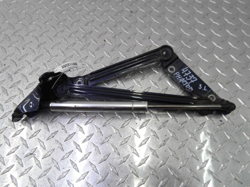 Изображение товара 116443 - 00116443 petlya kryshki bagazhnika Toyota Carina E