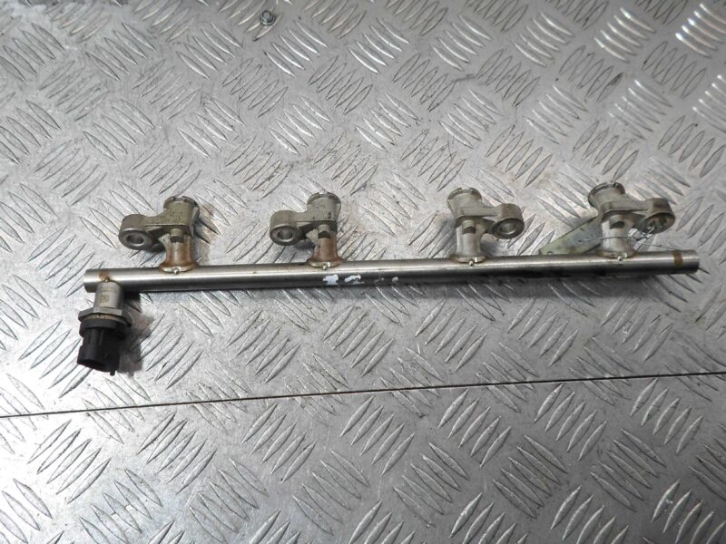 Изображение товара 116490 - 00116490 toplivnaya rampa Chrysler PTCruiser