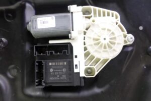 Изображение товара 116733 - 00116733 steklopodemnik perednij levyj Volvo S40 3