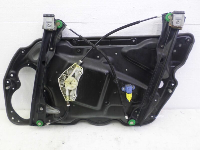 Изображение товара 116733 - 00116733 steklopodemnik perednij levyj Volvo S40