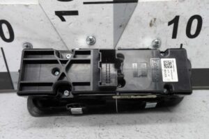 Изображение товара 116830 - 00116830 knopka steklopodemnika Skoda Yeti 2