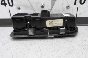 Изображение товара 116830 - 00116830 knopka steklopodemnika Skoda Yeti 3