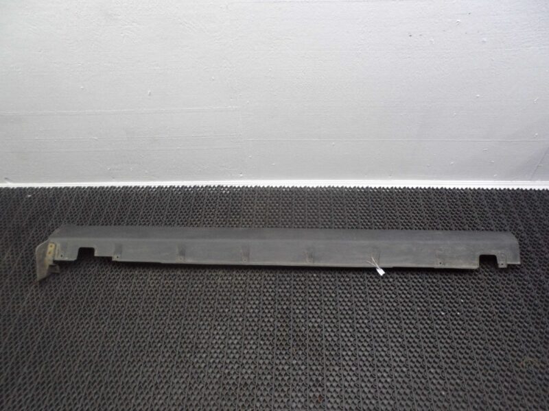 Изображение товара 117062 - 00117062 porog plastikovyj pravyj Audi TT