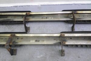 Изображение товара 117161 - 00117161 podnozhka levaya Renault Laguna 1