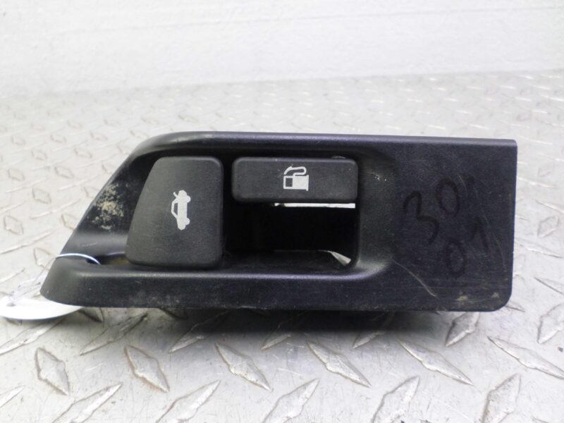 Изображение товара 117258 - 00117258 knopka salona Subaru Legacy