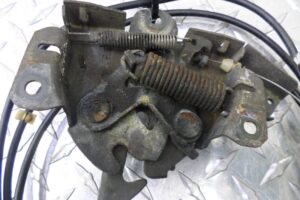 Изображение товара 117416 - 00117416 zamok kapota Isuzu Rodeo 1