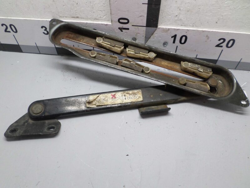 Изображение товара 117458 - 00117458 petlya kryshki bagazhnika Isuzu Rodeo