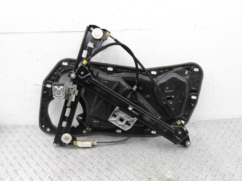 Изображение товара 117482 - 00117482 steklopodemnik perednij levyj Volkswagen Lupo