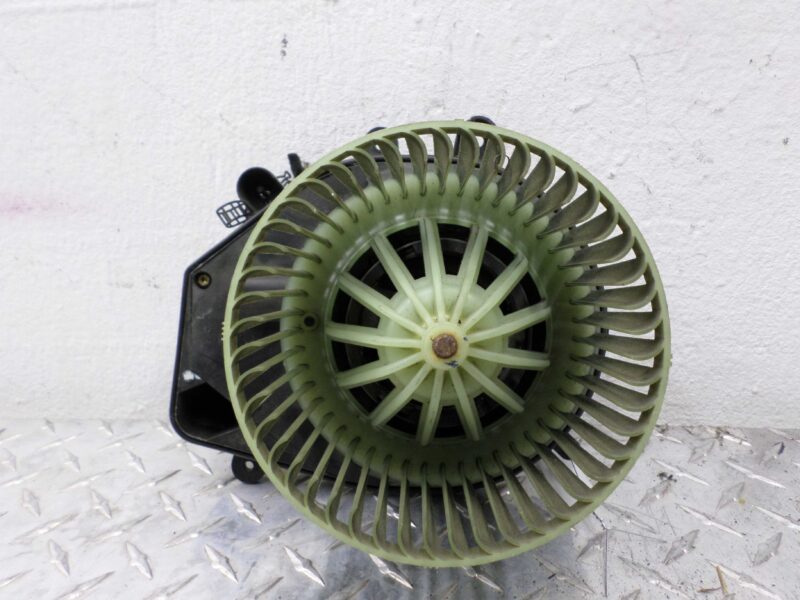 Изображение товара 117605 - 00117605 ventilyator otopitelya (motorchik pechki)