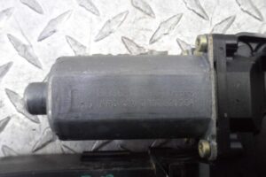 Изображение товара 117660 - 00117660 motorchik steklopodemnika Toyota Matrix 3