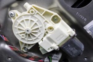 Изображение товара 117968 - 00117968 steklopodemnik zadnij pravyj Honda Ridgeline 2