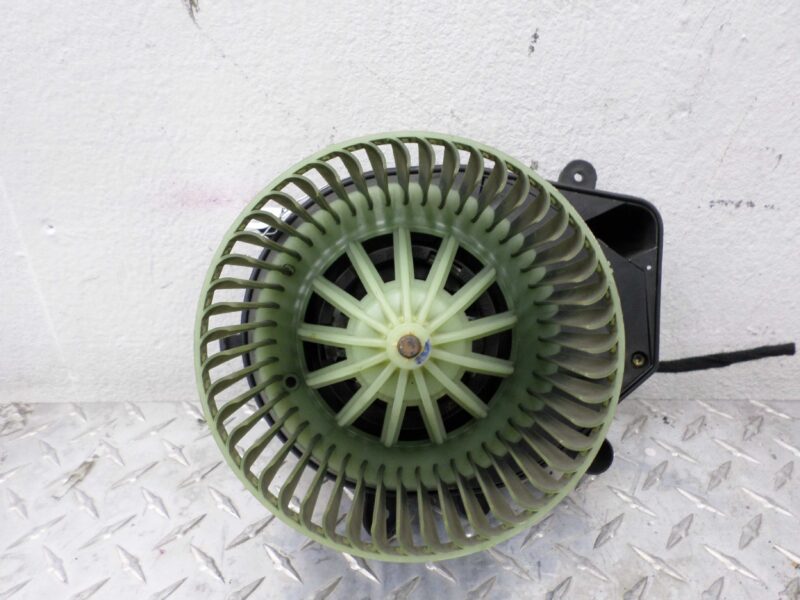 Изображение товара 117996 - 00117996 ventilyator otopitelya (motorchik pechki) Volkswagen Fox