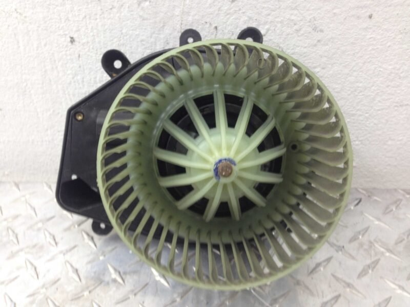 Изображение товара 118081 - 00118081 ventilyator otopitelya (motorchik pechki) Volkswagen Up