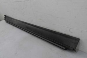Изображение товара 118085 - 00118085 porog plastikovyj pravyj Skoda Yeti 3
