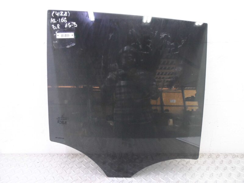 Изображение товара 118157 - 00118157 steklo dveri zadnej pravoj Ford Mondeo