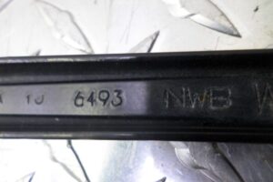 Изображение товара 118911 - 00118911 povodok stekloochistitelya Mercedes CL 3