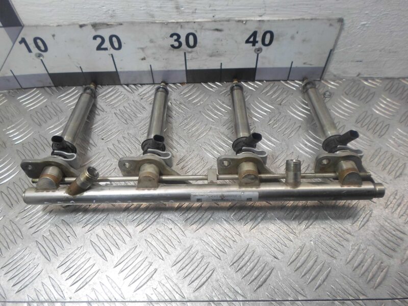 Изображение товара 119350 - 00119350 toplivnaya rampa Ford Sierra