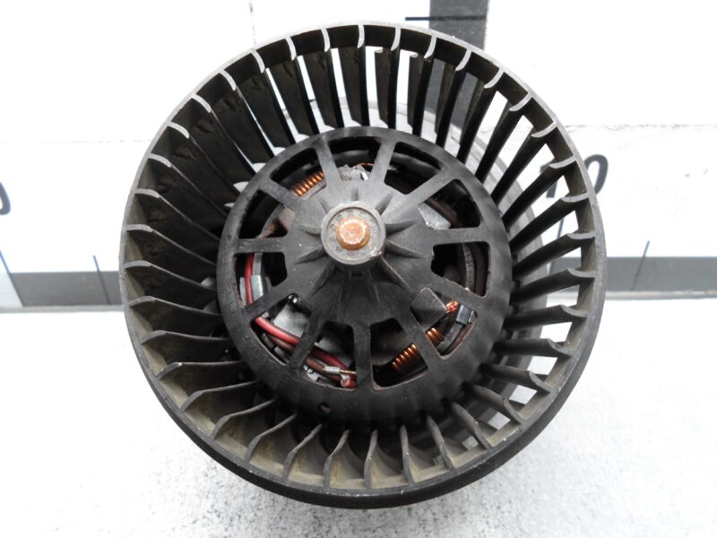 Изображение товара 119398 - 00119398 ventilyator otopitelya (motorchik pechki)