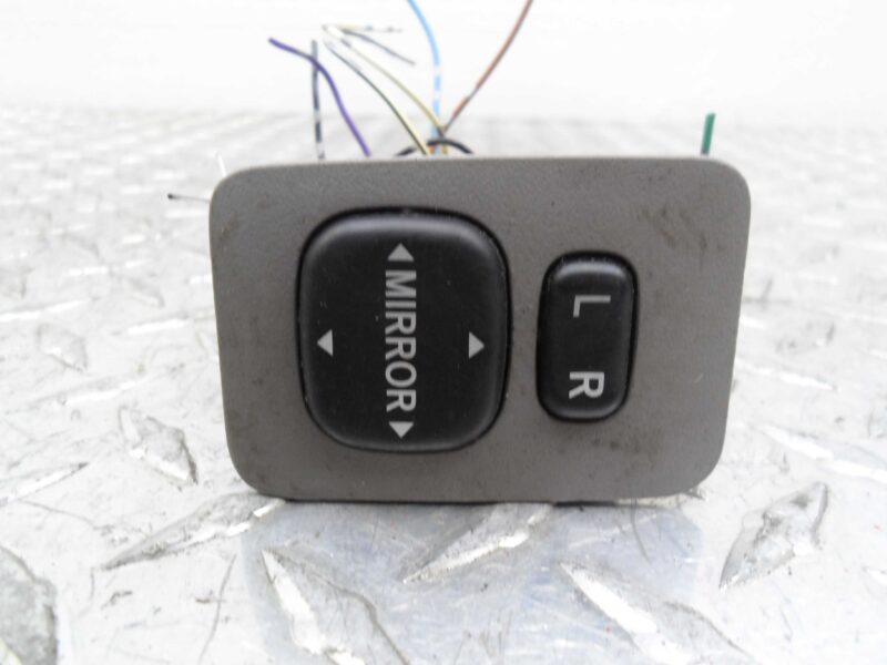 Изображение товара 119653 - 00119653 dzhojstik regulirovki zerkal Subaru Tribeca