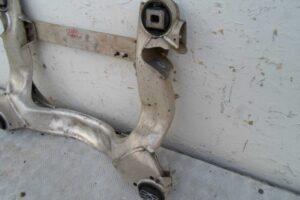 Изображение товара 119858 - 00119858 balka perednyaya Toyota Carina E 2