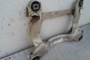Изображение товара 119858 - 00119858 balka perednyaya Toyota Carina E 3