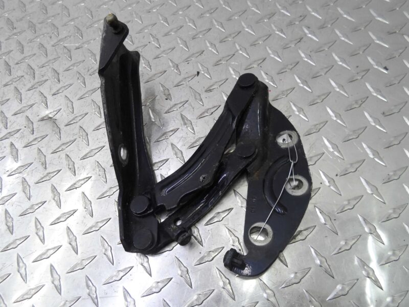 Изображение товара 120042 - 00120042 petlya kapota levaya Toyota Carina E