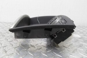 Изображение товара 120721 - 00120721 panel upravleniya magnitoloj Toyota Hiace 1