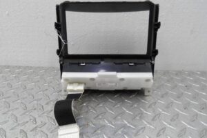 Изображение товара 120721 - 00120721 panel upravleniya magnitoloj Toyota Hiace 2