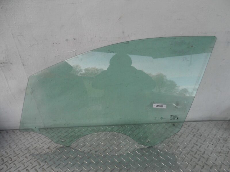 Изображение товара 121009 - 00121009 steklo dveri perednej levoj