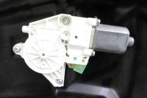 Изображение товара 121309 - 00121309 steklopodemnik perednij pravyj Ford Escort 1