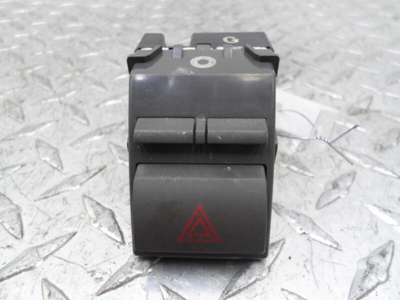 Изображение товара 121448 - 00121448 knopka avarijnoj signalizatsii Subaru Tribeca