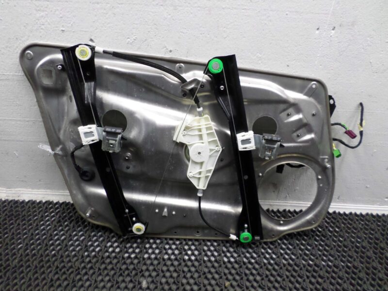 Изображение товара 121664 - 00121664 steklopodemnik perednij pravyj Honda Ridgeline