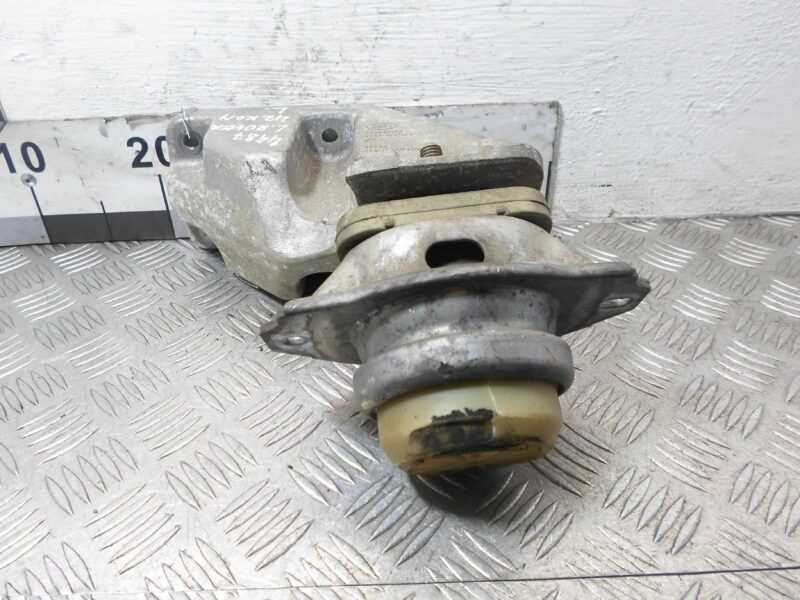 Изображение товара 121763 - 00121763 kronshtejn dvigatelya Audi Q5