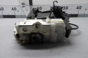 Изображение товара 121919 - 00121919 zamok dveri zadnej levoj Ford Expedition 3