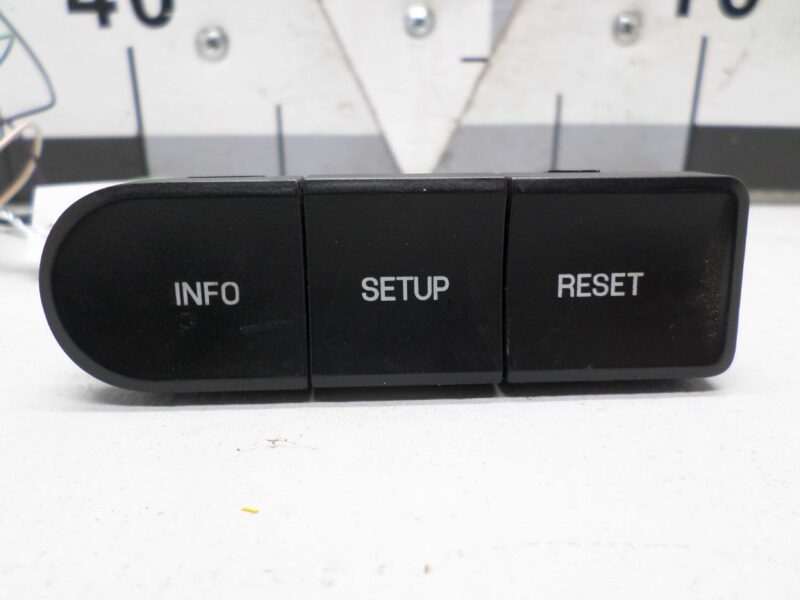 Изображение товара 121953 - 00121953 knopka salona Ford Kuga