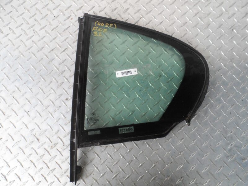 Изображение товара 122152 - 00122152 steklo dveri zadnej levoj