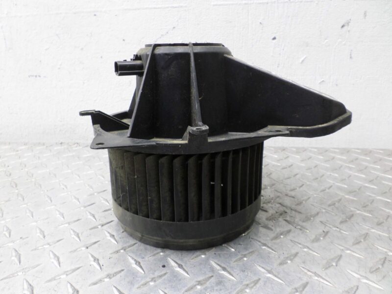 Изображение товара 122369 - 00122369 ventilyator otopitelya (motorchik pechki)